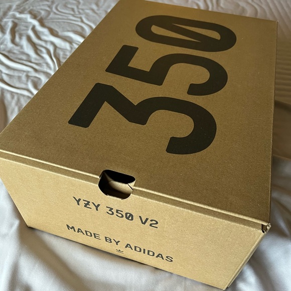 🆕Yeezy Adidas Boost 350 V2 Bone - Picture 5 of 8